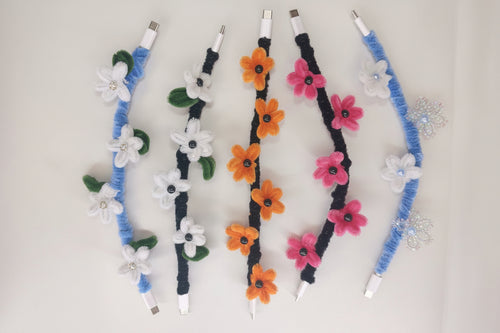 1st Cord
4 flowers 
Cord: Blue 11
Flowers: White 30
Leaves: Green 24

2nd Cord
4 flowers 
Cord: Black 31
Flowers: White 30
Leaves: Green 24

3rd Cord
4 flowers 
Cord: Black 31
Flowers: Orange 17

4th Cord
4 flowers 
Cord: Black 31
Flowers: Pink 2

5th Cord
4 flowers 
Cord: Blue 11
Flowers: White 30
Clear Sparkle - not listed